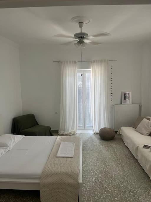 Cozy, Spacious, Newly Renovated Flat In Adamas Exterior photo